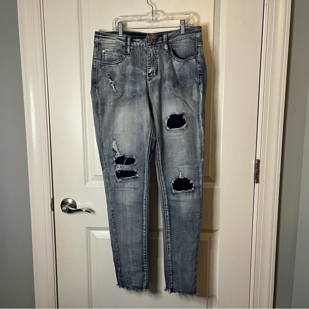 iT! Kylie High Rise Straight Curvy Jeans Distressed Size 8